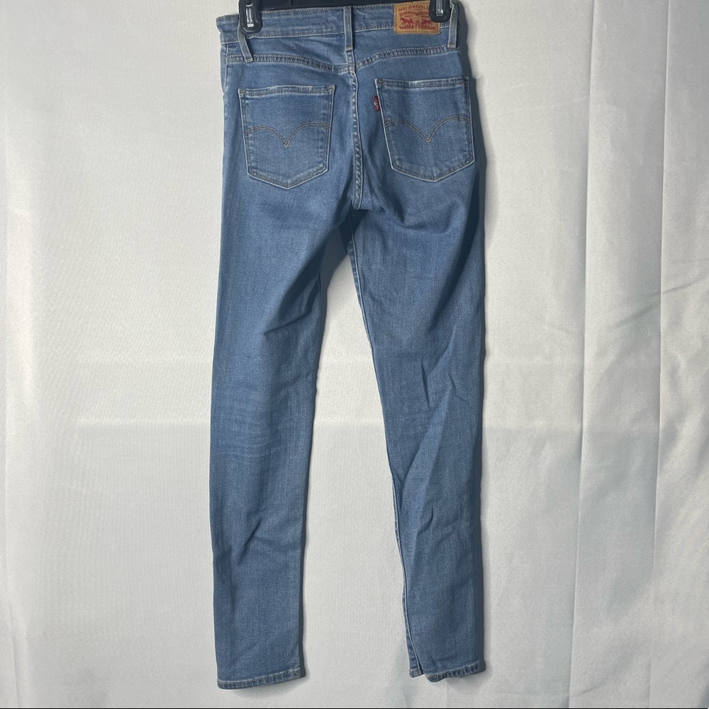Levi’s High Rise Jeans - Picture 4 of 5